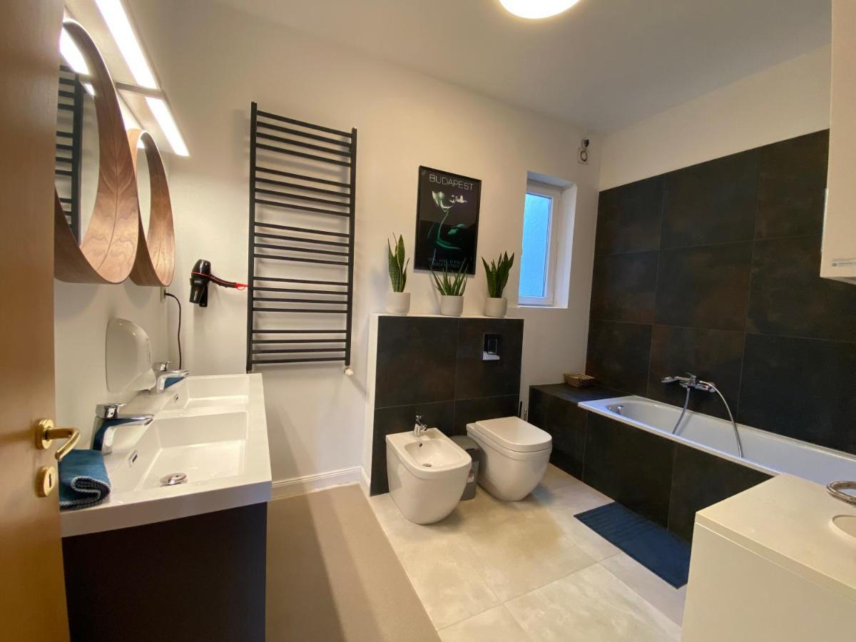 2 Bedroom 107 M2 Loft With Balcony Budapešť Exteriér fotografie